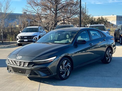 Certified 2025 Hyundai Elantra Sport image 5