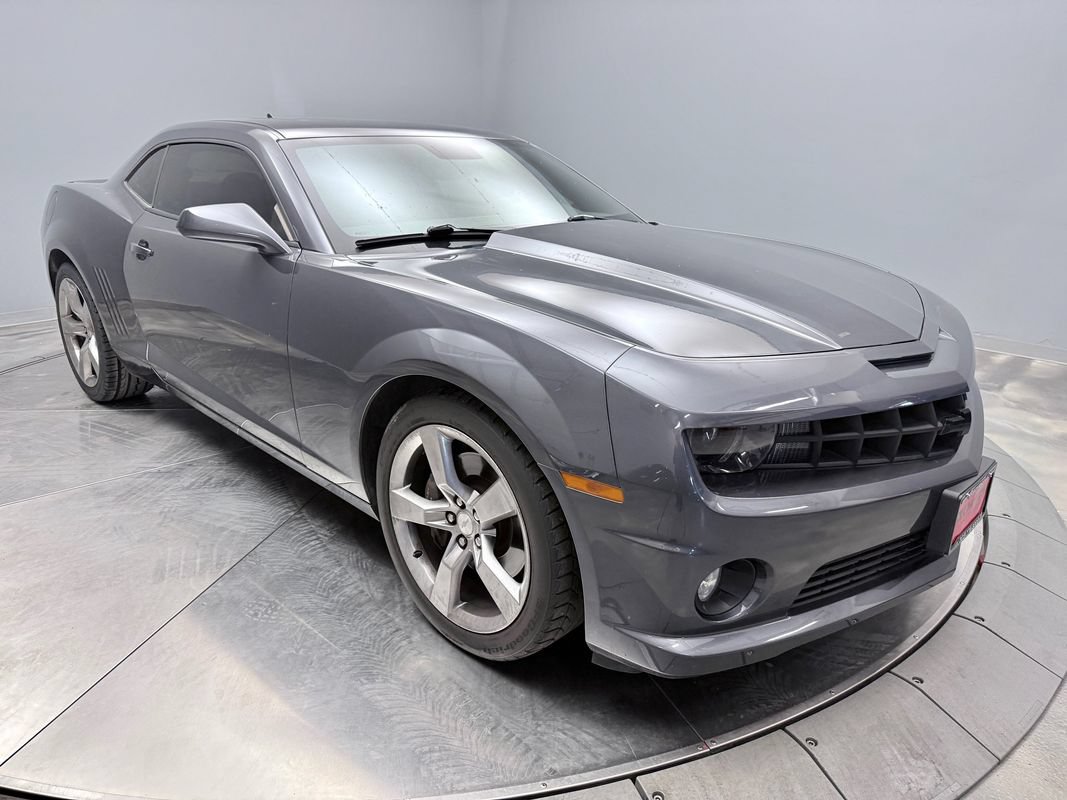 Used 2010 Chevrolet Camaro SS RWD image 3