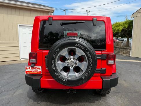 Used 2016 Jeep Wrangler Unlimited Sahara w/ Max Tow Package AWD/4WD image 11