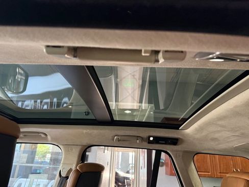 Used 2019 Land Rover Range Rover Long Wheelbase Autobiography image 13