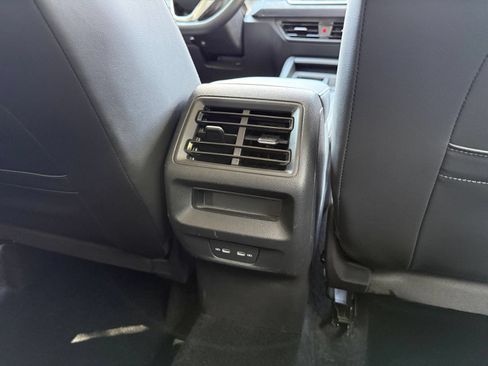 Used 2026 Volkswagen Tiguan SE AWD/4WD image 24