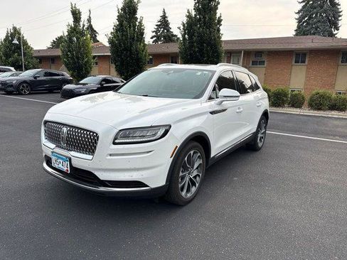 Used 2023 Lincoln Nautilus Reserve w/ Luxury Package AWD/4WD image 2