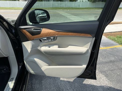 Used 2020 Volvo XC90 T6 Inscription w/ Protection Package Premier AWD/4WD image 8