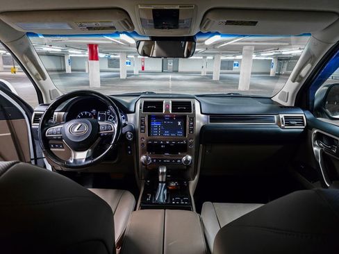 Used 2021 Lexus GX 460 Premium image 3