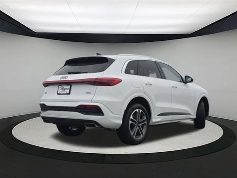 New 2025 Audi Q5 Premium image 7