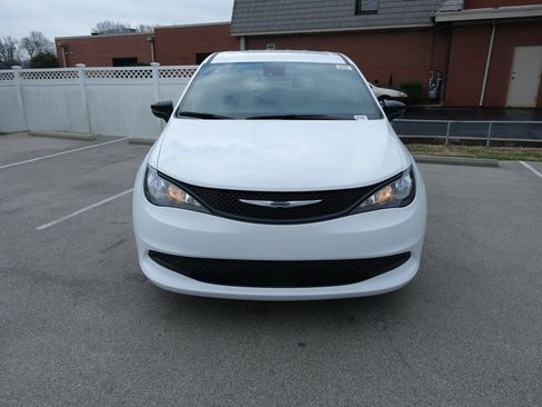 New 2026 Chrysler Voyager LX image 13