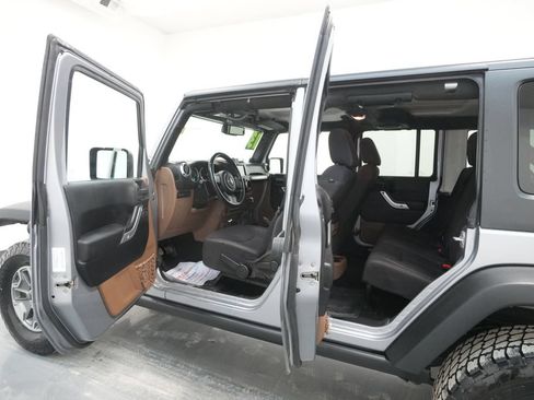 Used 2013 Jeep Wrangler Unlimited Rubicon w/ Dual Top Group AWD/4WD image 20