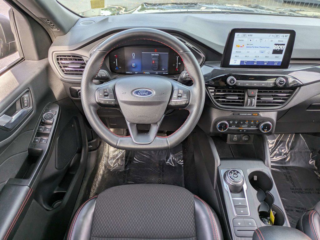 Used 2025 Ford Escape ST-Line FWD image 16