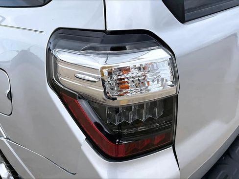 Used 2017 Toyota 4Runner SR5 image 28