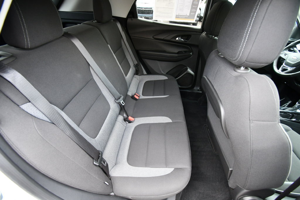 Used 2024 Chevrolet TrailBlazer LT w/ LT Cold Weather Package FWD image 18