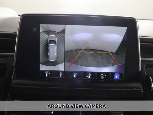 Used 2023 GMC Yukon XL AT4 image 7