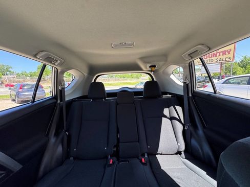 Used 2016 Toyota RAV4 LE FWD image 29