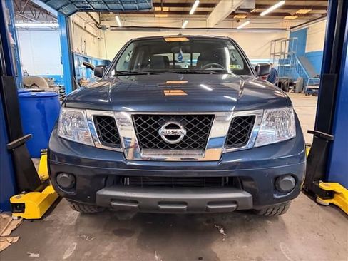 Used 2017 Nissan Frontier SV image 4