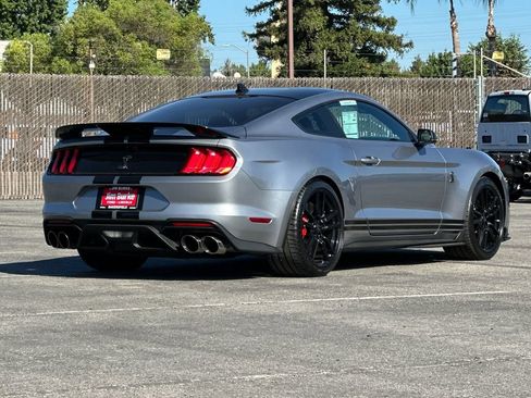 Certified 2021 Ford Mustang Shelby GT500 w/ Technology Package RWD image 3