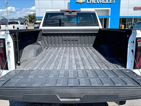 Used 2025 GMC Sierra 2500 AT4X AWD/4WD image 30