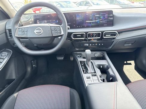 New 2026 Nissan Sentra SR w/ Floor Mat Package FWD image 16
