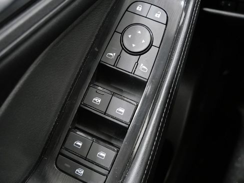 Used 2025 Nissan Rogue SV AWD/4WD image 13