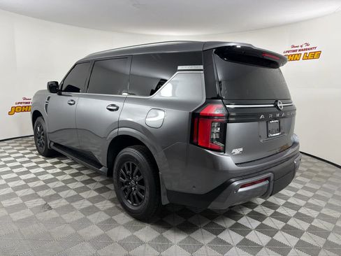 Used 2025 Nissan Armada SV image 3