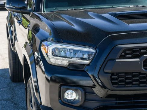 Used 2023 Toyota Tacoma TRD Sport image 4