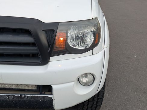Used 2011 Toyota Tacoma 4x4 Double Cab w/ TRD Off-Road Pkg image 12