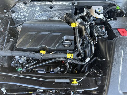 Used 2025 Chevrolet Trax RS w/ Driver Confidence Package image 10