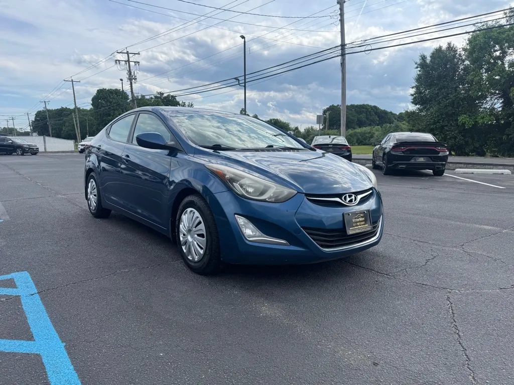 Used 2014 Hyundai Elantra SE w/ Option Group 02 FWD image 4