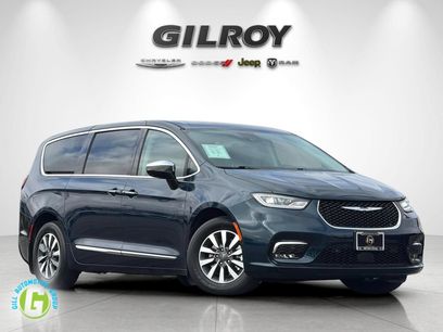 Used 2023 Chrysler Pacifica Limited