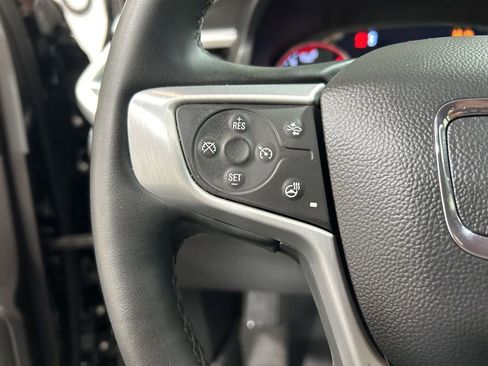Used 2023 GMC Acadia SLT w/ Technology Package image 24