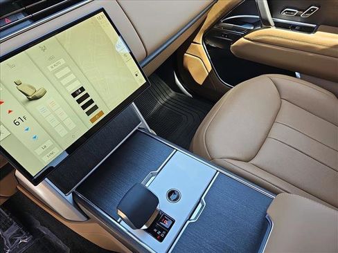 New 2025 Land Rover Range Rover SE image 24