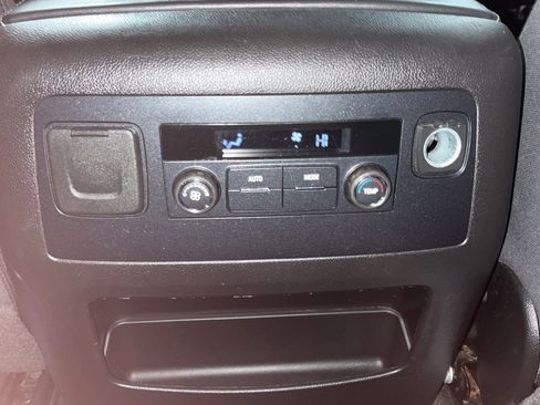 Used 2017 GMC Yukon SLE w/ SLE Value Package image 34