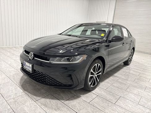 Used 2025 Volkswagen Jetta Sport FWD image 1