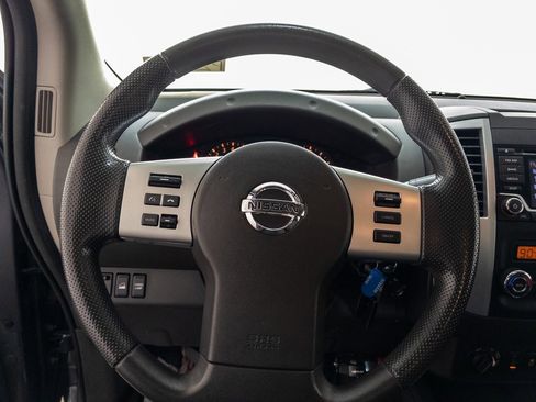 Used 2018 Nissan Frontier SV image 14