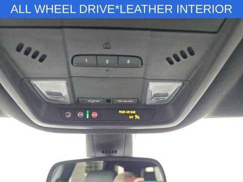 Used 2023 Buick Enclave Essence image 41