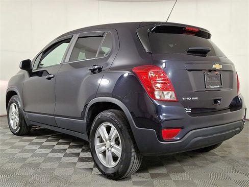 Used 2021 Chevrolet Trax LS w/ Tint and Cruise Package image 7