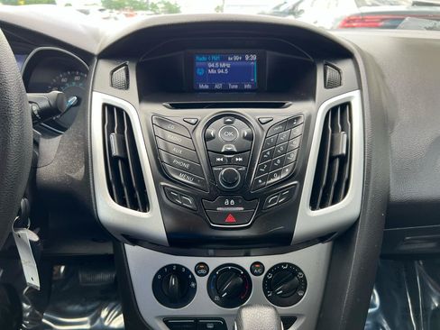 Used 2013 Ford Focus SE FWD image 19