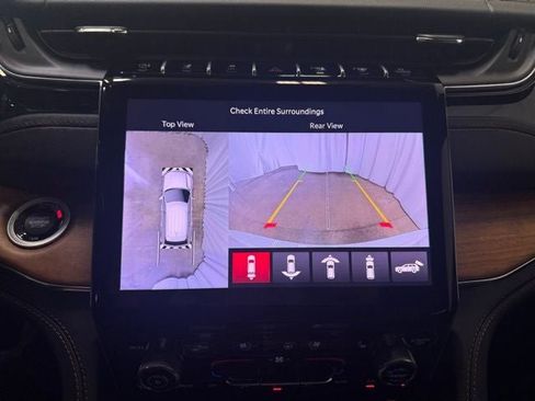 New 2025 Jeep Grand Cherokee Summit image 11
