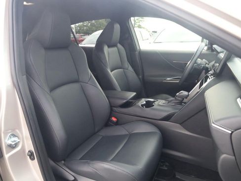 Used 2022 Toyota Venza XLE AWD/4WD image 21