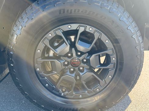 Used 2022 Nissan Frontier PRO-4X w/ Pro-4X Premium Package image 10