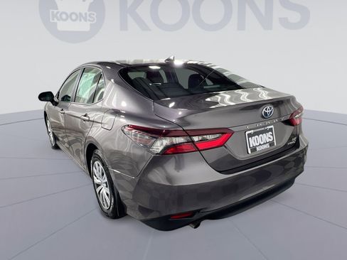 Used 2022 Toyota Camry LE image 4