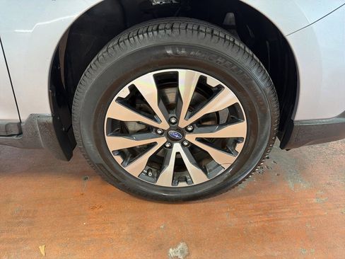 Used 2015 Subaru Outback 2.5i Limited AWD/4WD image 10
