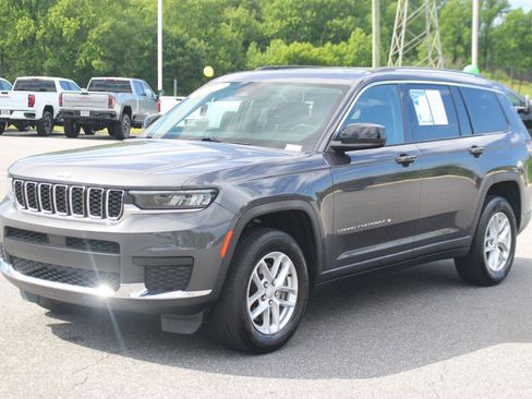 Used 2022 Jeep Grand Cherokee L Laredo w/ Luxury Tech Group I AWD/4WD image 3