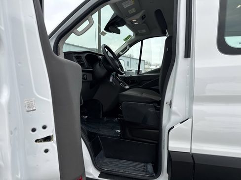 Used 2023 Ford Transit 350 XLT image 4