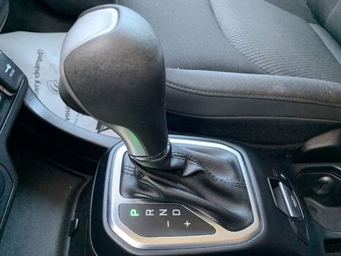 Used 2018 Jeep Renegade Altitude w/ Safety & Security Group AWD/4WD image 24
