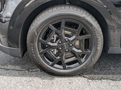 New 2025 Kia Carnival SX Prestige image 8