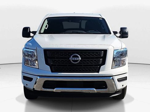 Used 2024 Nissan Titan SV w/ SV Convenience Package image 10