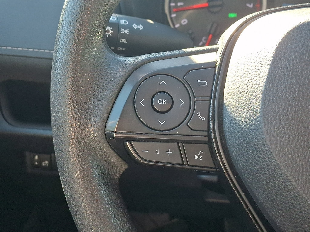 Certified 2021 Toyota RAV4 LE AWD/4WD image 20