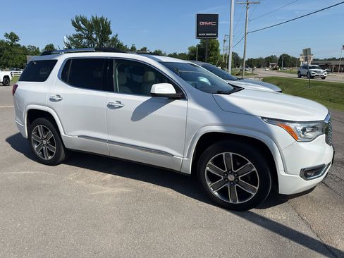 Used 2018 GMC Acadia Denali w/ Technology Package FWD image 2