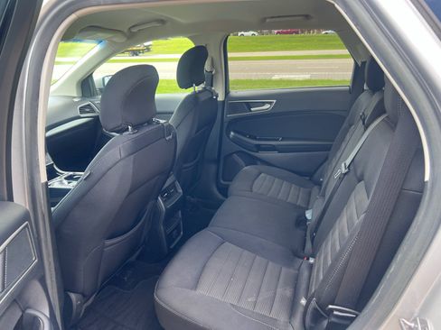 Used 2019 Ford Edge SEL FWD image 12