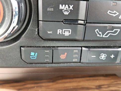 Used 2020 Ford F150 Lariat AWD/4WD image 33
