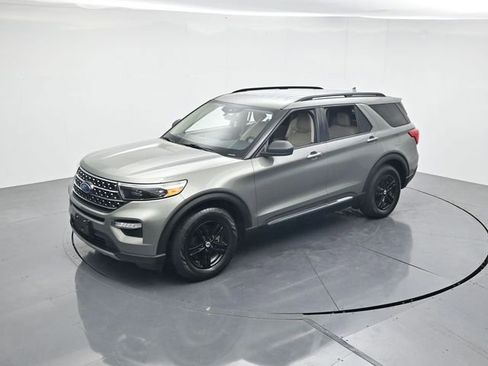 Used 2020 Ford Explorer XLT w/ Equipment Group 202A RWD image 44